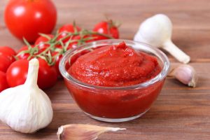 رب گوجه فرنگی قرمز رنگ زنده و طعم واقعی گوجه