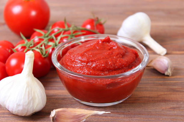 رب گوجه فرنگی قرمز رنگ زنده و طعم واقعی گوجه